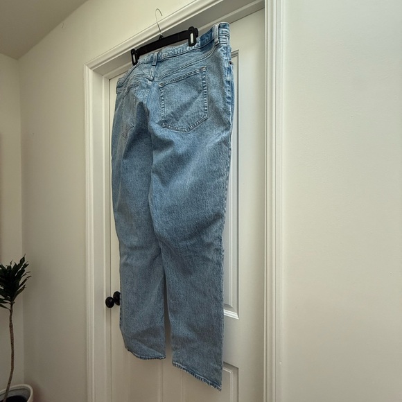 Abercrombie & Fitch '90s Straight Ultra High Rise Jeans - Picture 16 of 16